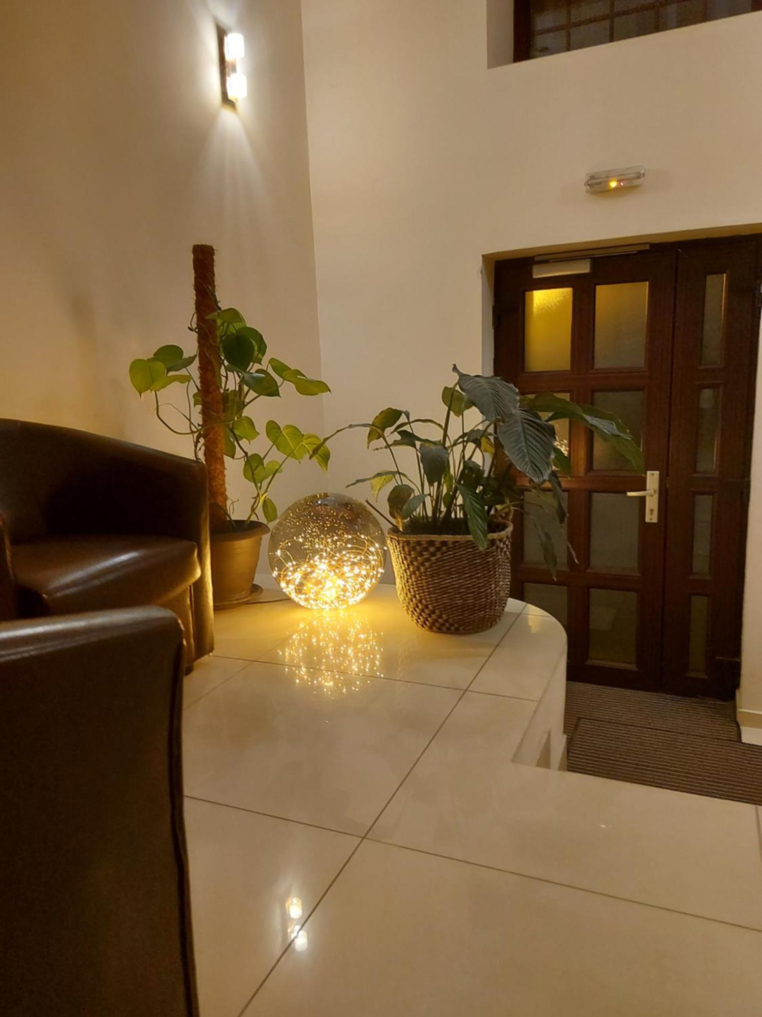 Grandville Apartments Bukares Bagian luar foto