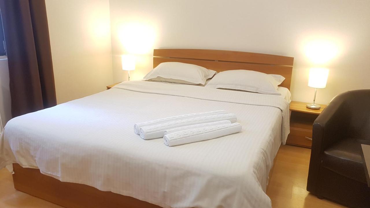 Grandville Apartments Bukares Bagian luar foto